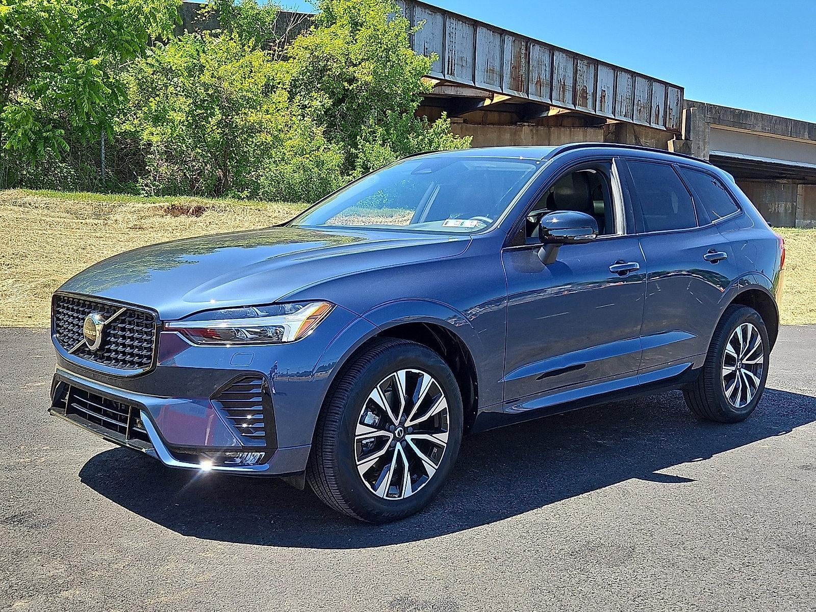 2024 Volvo XC60 B5 AWD Core Dark Theme