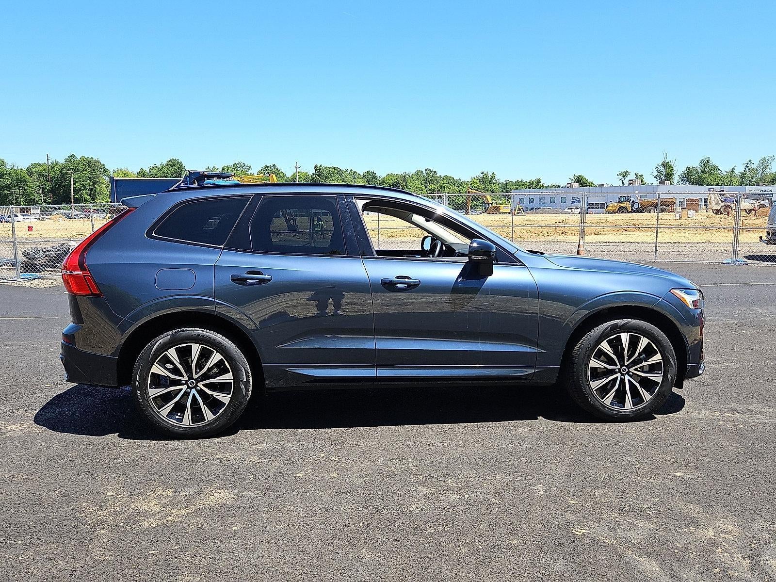 2024 Volvo XC60 B5 AWD Core Dark Theme