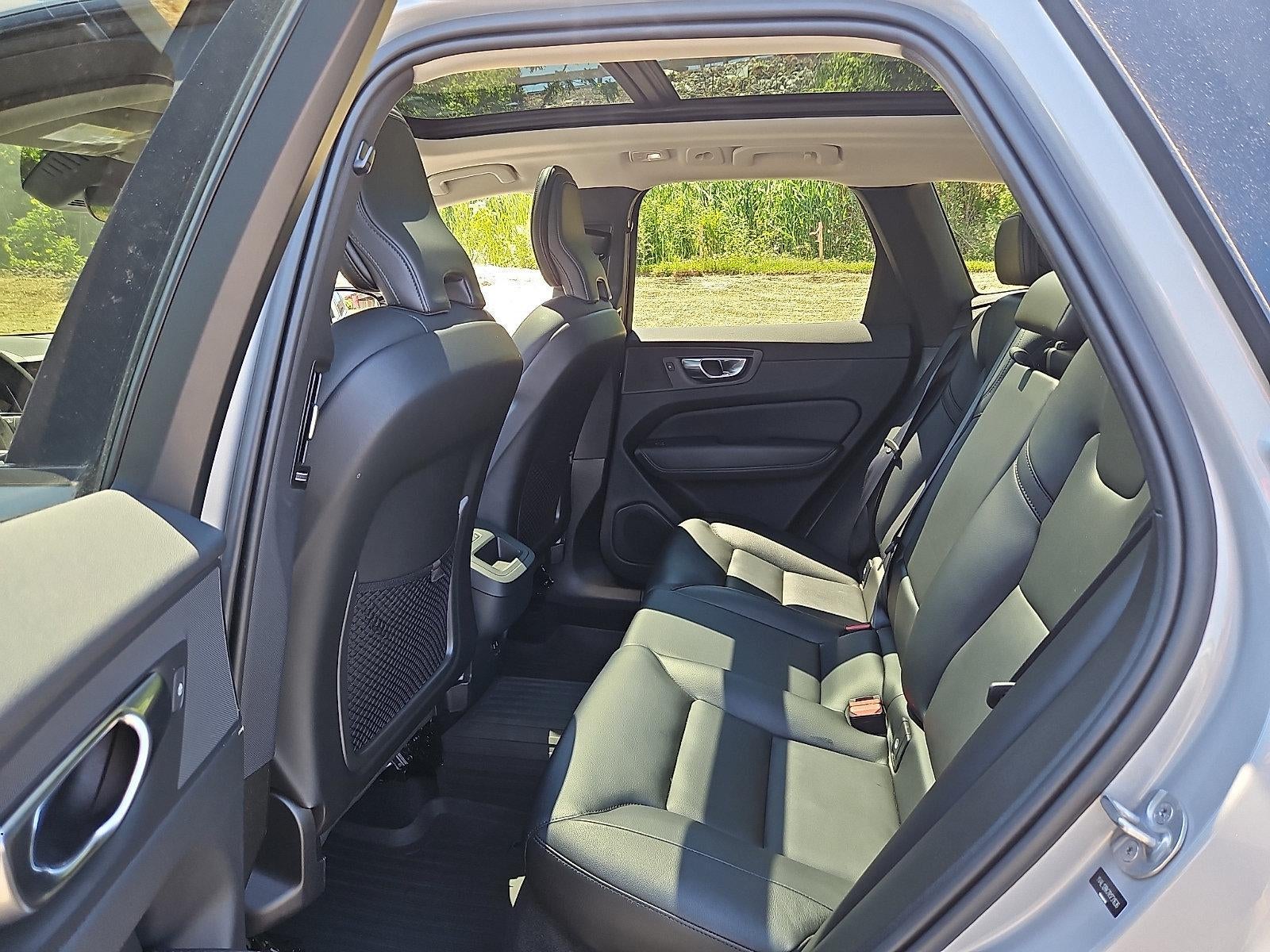 2024 Volvo XC60 B5 AWD Core Dark Theme