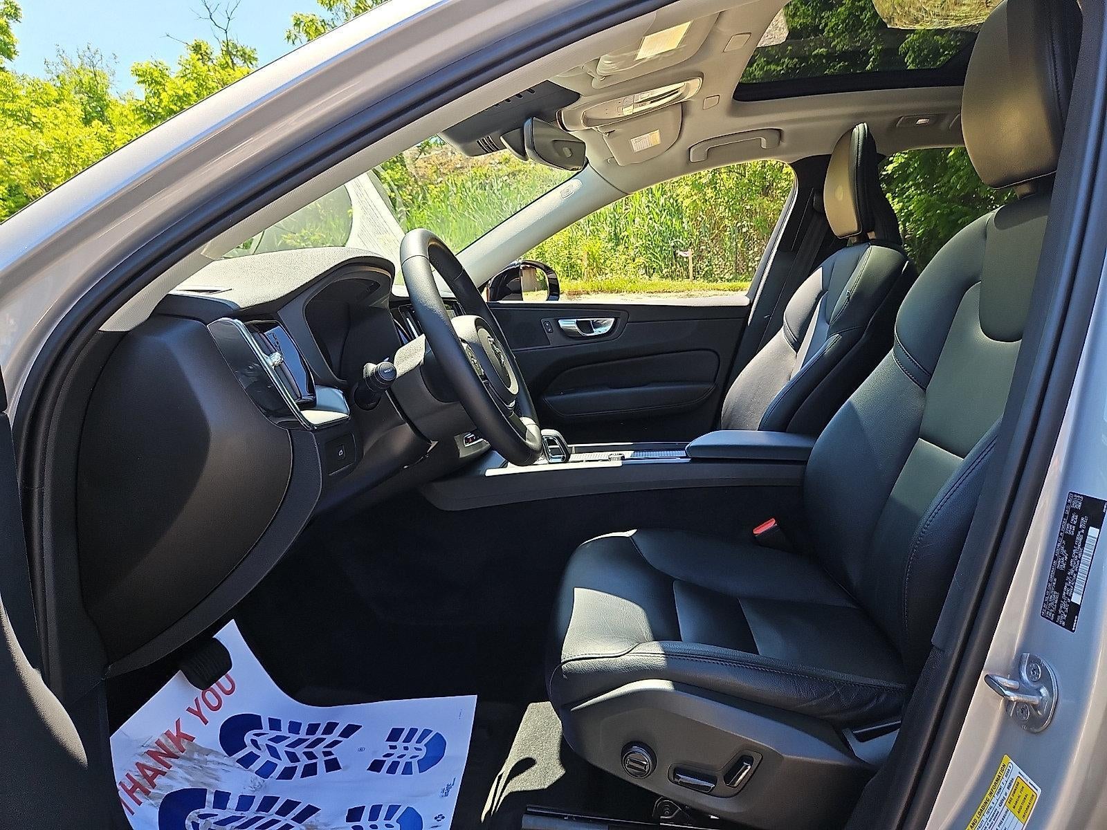 2024 Volvo XC60 B5 AWD Core Dark Theme