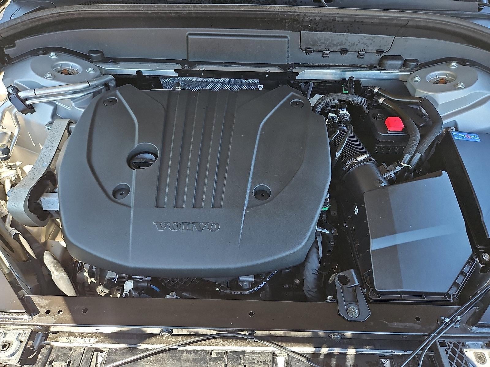 2024 Volvo XC60 B5 AWD Core Dark Theme