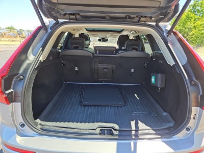 2024 Volvo XC60 B5 AWD Core Dark Theme