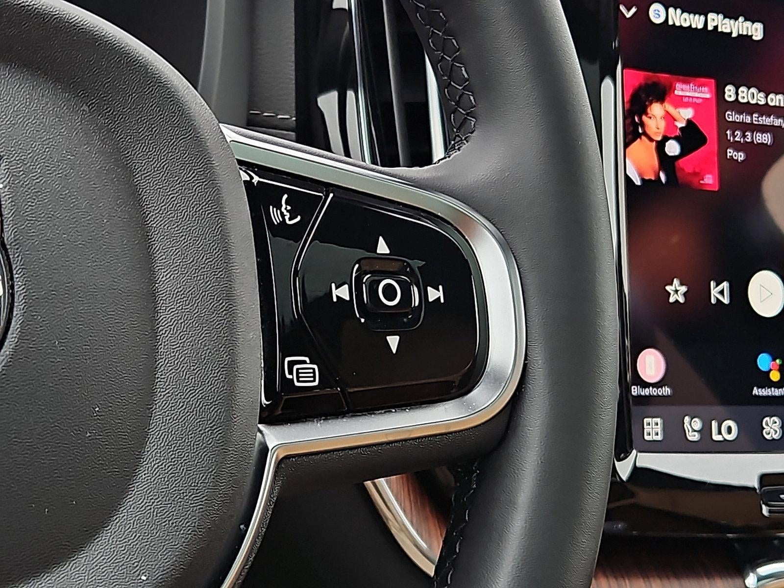 2024 Volvo XC60 B5 AWD Ultimate Dark Theme