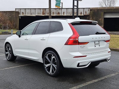 2024 Volvo XC60 B5 AWD Ultimate Dark Theme
