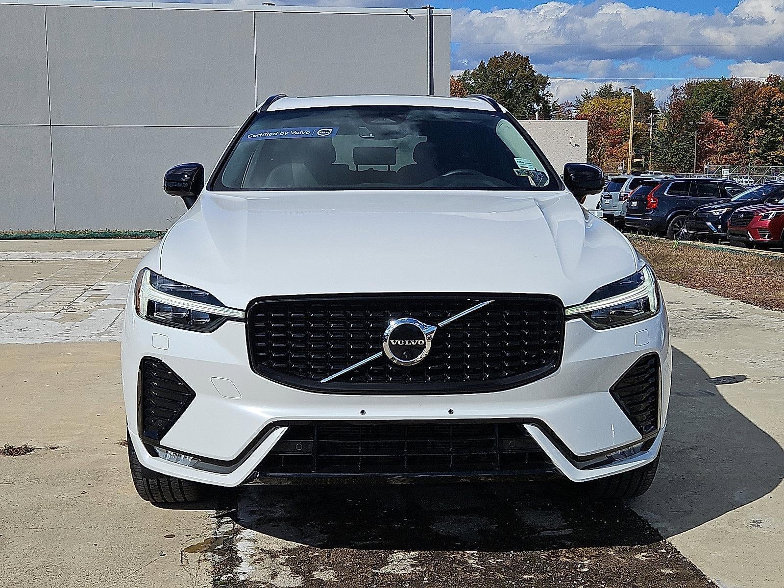 2023 Volvo XC60 B5 AWD Plus Dark Theme
