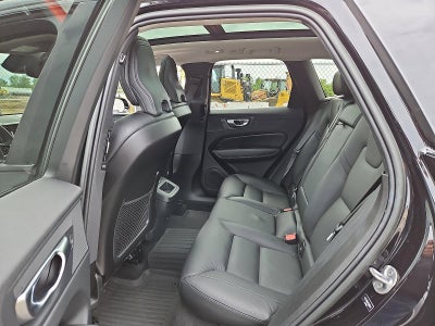 2023 Volvo XC60 B5 AWD Plus Dark Theme