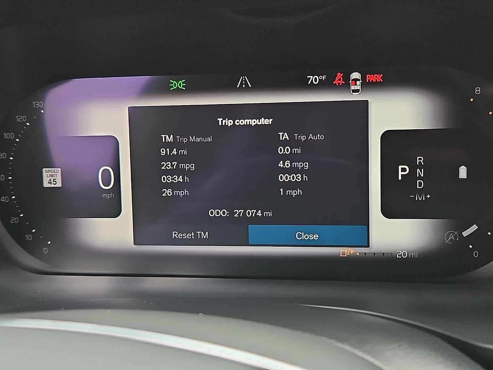 2023 Volvo XC60 B5 AWD Plus Dark Theme