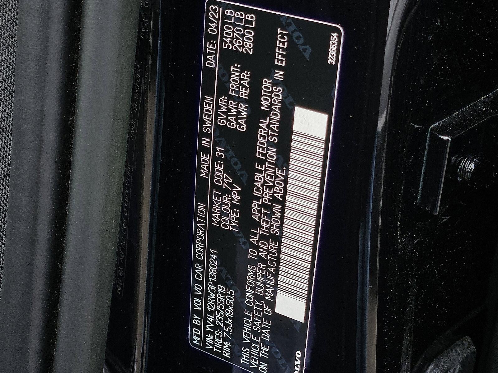2023 Volvo XC60 B5 AWD Plus Dark Theme