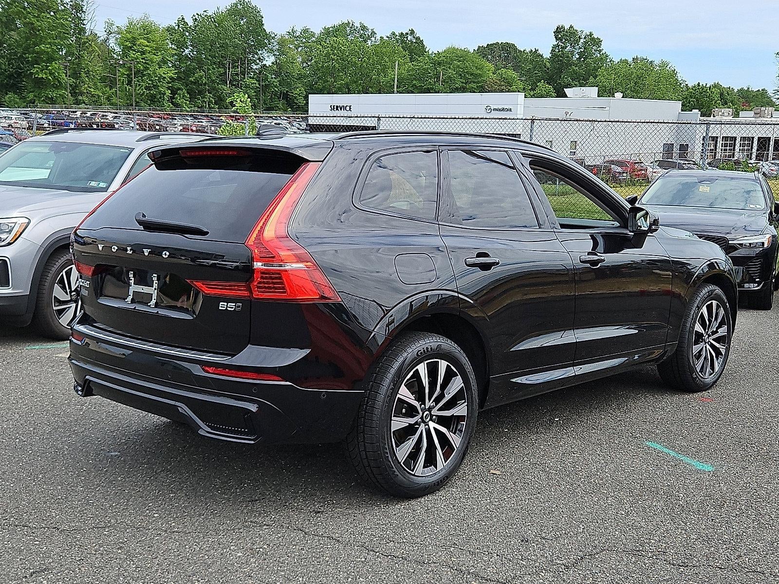 2023 Volvo XC60 B5 AWD Plus Dark Theme