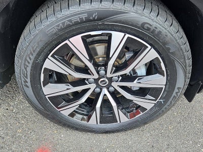 2023 Volvo XC60 B5 AWD Plus Dark Theme