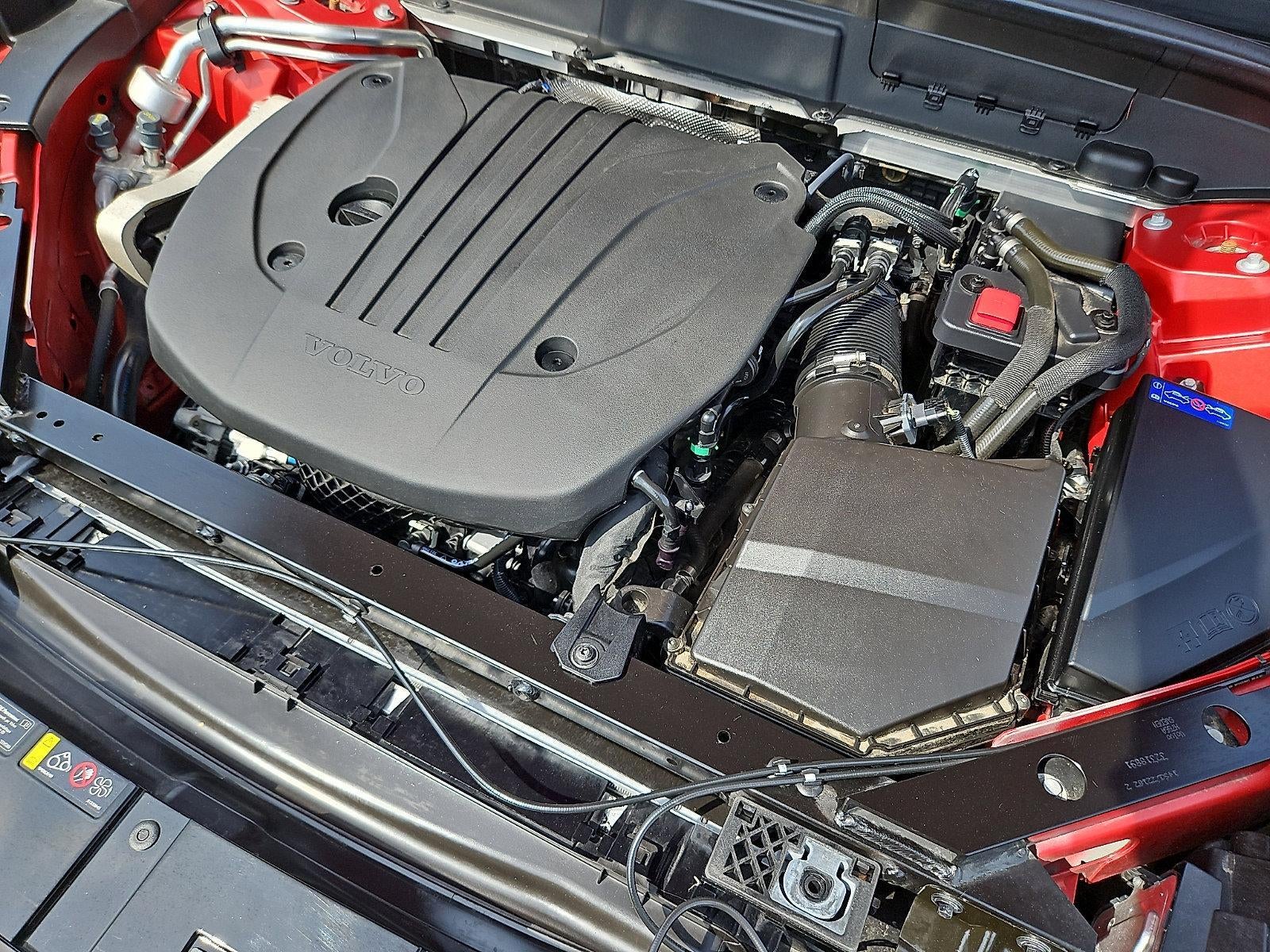 2023 Volvo XC60 B5 AWD Plus Dark Theme