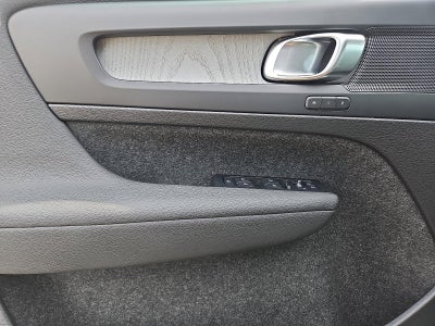 2026 Volvo XC40 B5 AWD Plus