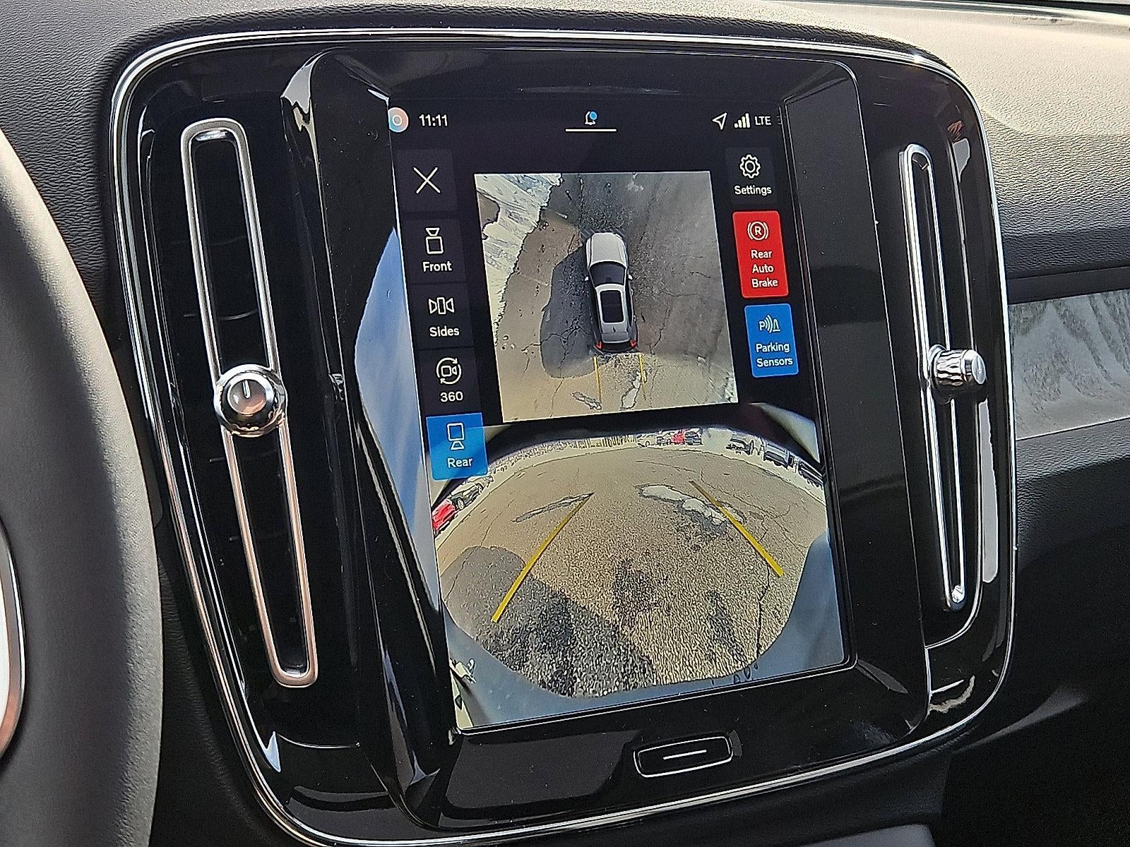 2026 Volvo XC40 B5 AWD Plus