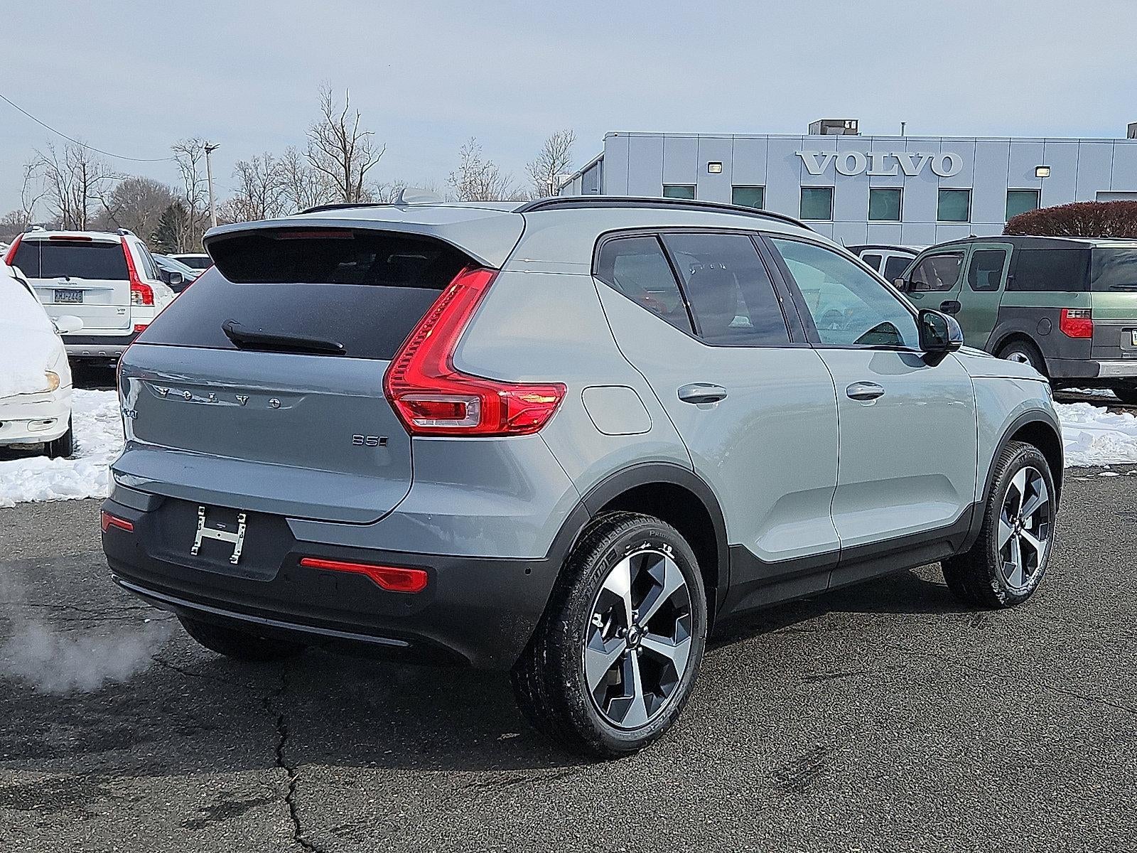 2026 Volvo XC40 B5 AWD Plus