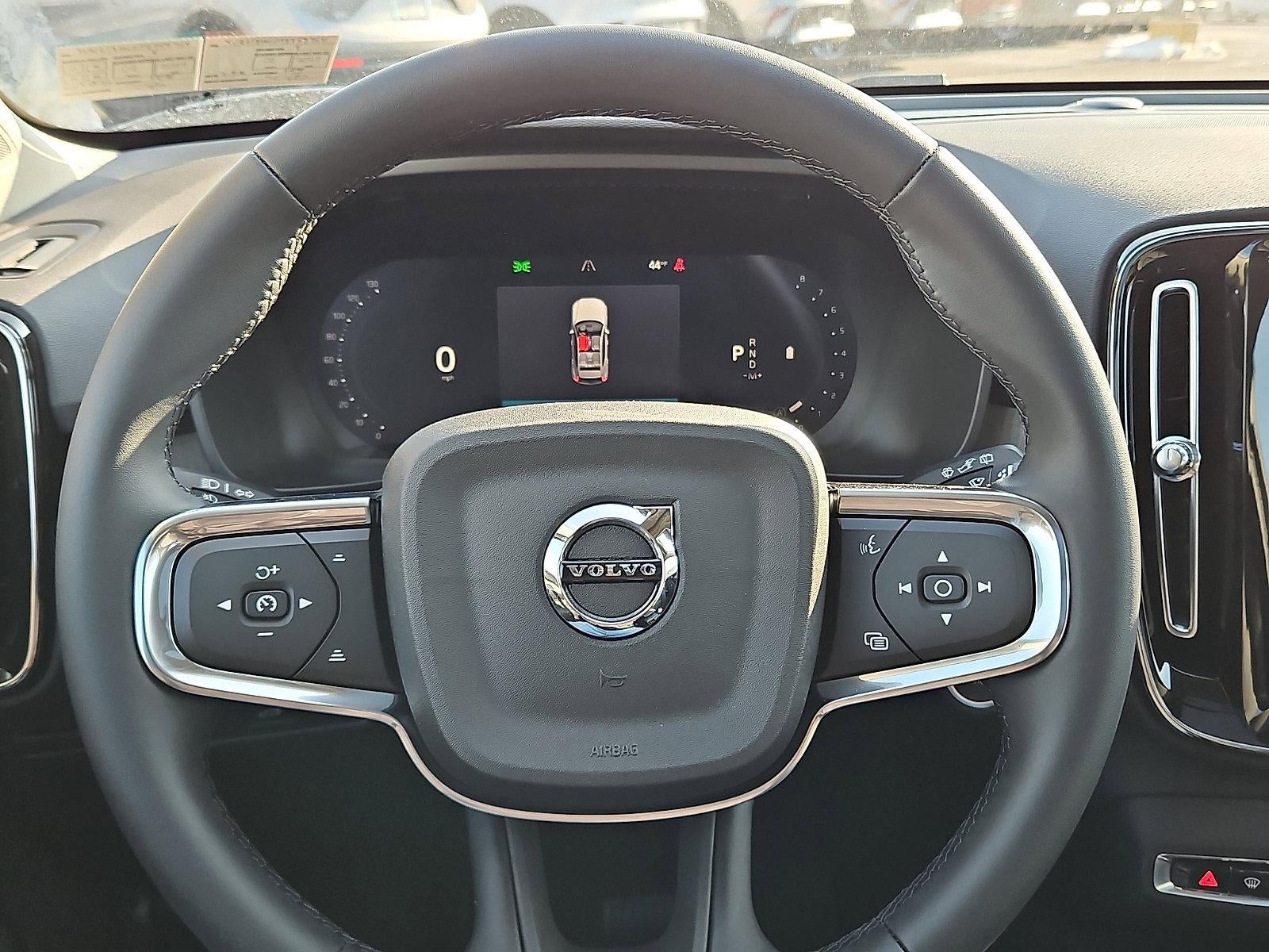 2026 Volvo XC40 B5 AWD Plus