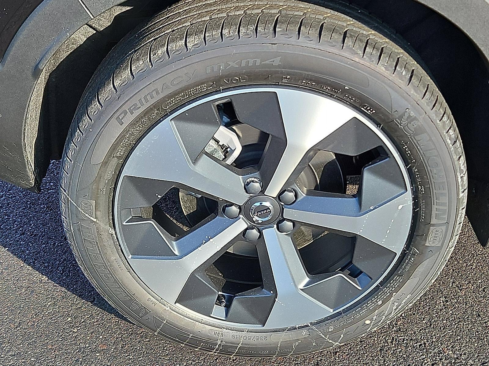 2026 Volvo XC40 B5 AWD Plus