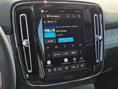 2026 Volvo XC40 B5 AWD Plus
