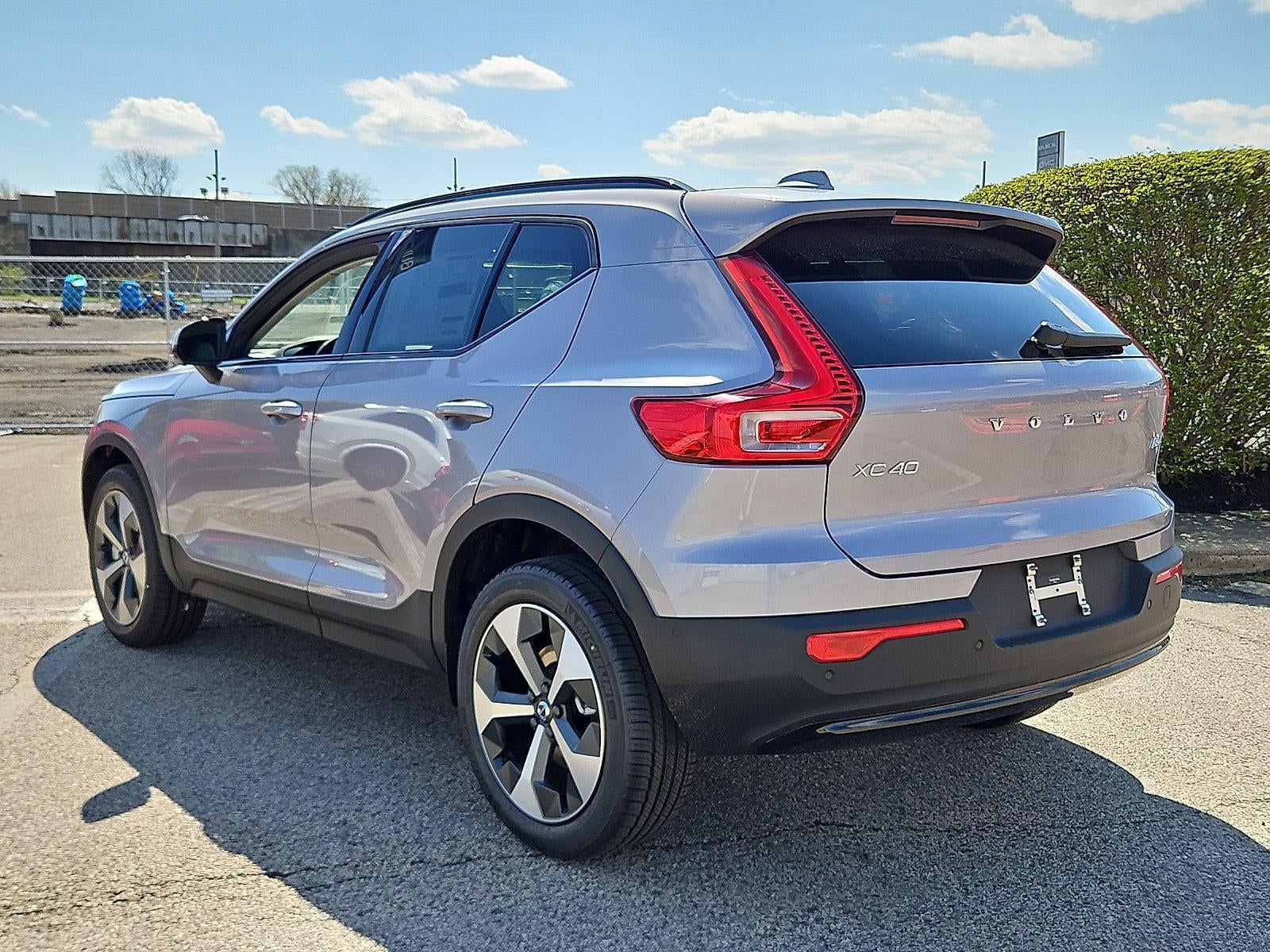 2026 Volvo XC40 B5 AWD Plus