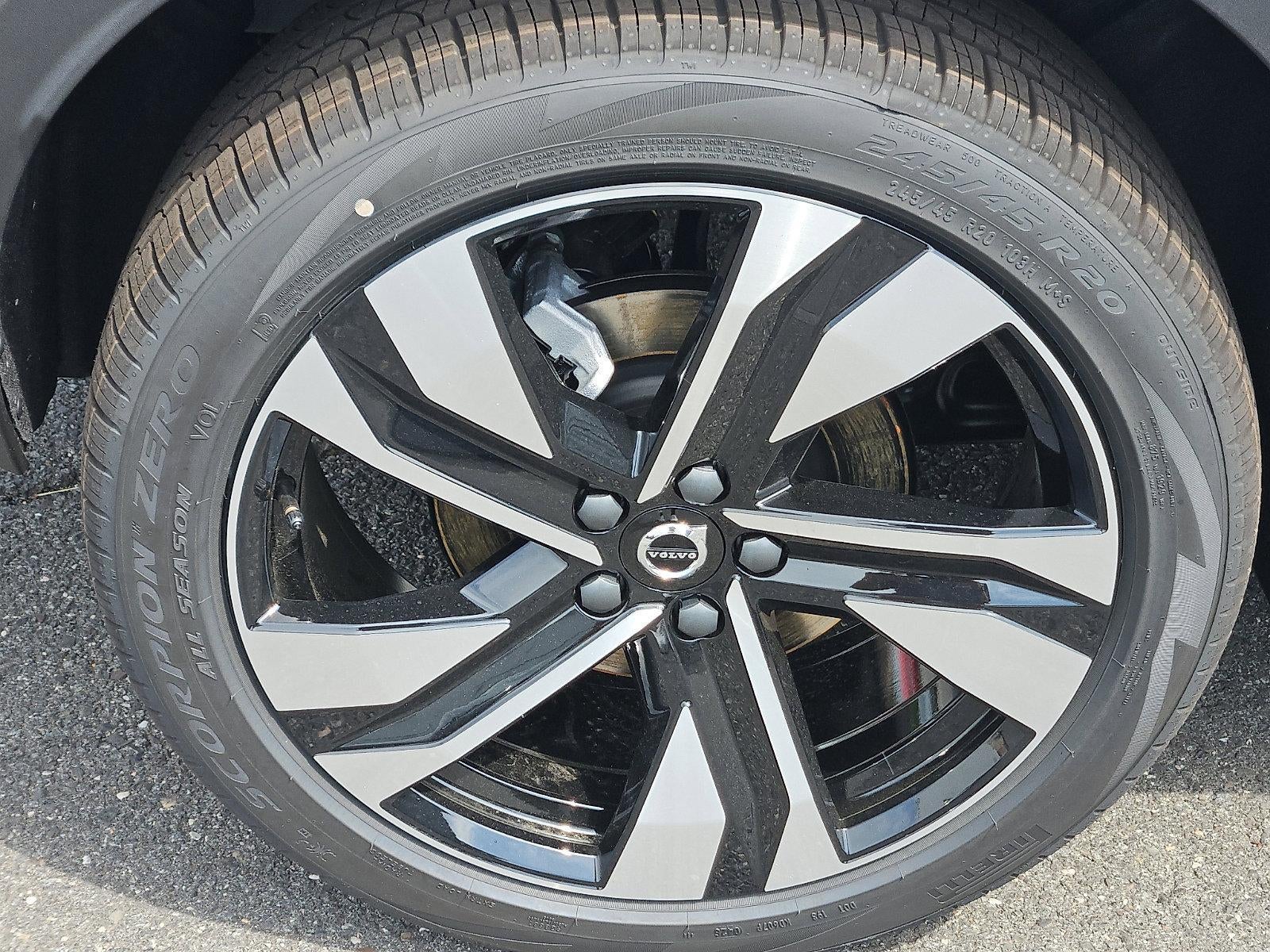 2026 Volvo XC40 B5 AWD Plus