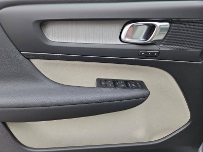 2026 Volvo XC40 B5 AWD Plus