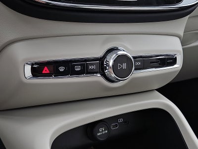 2026 Volvo XC40 B5 AWD Plus