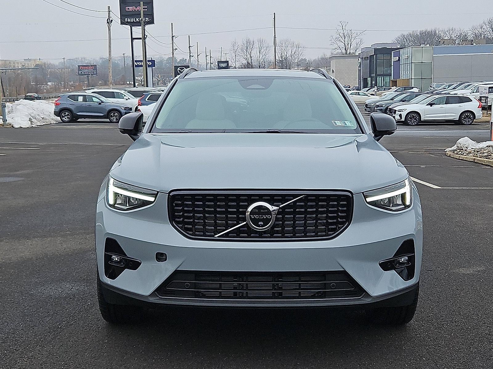 2026 Volvo XC40 B5 AWD Plus