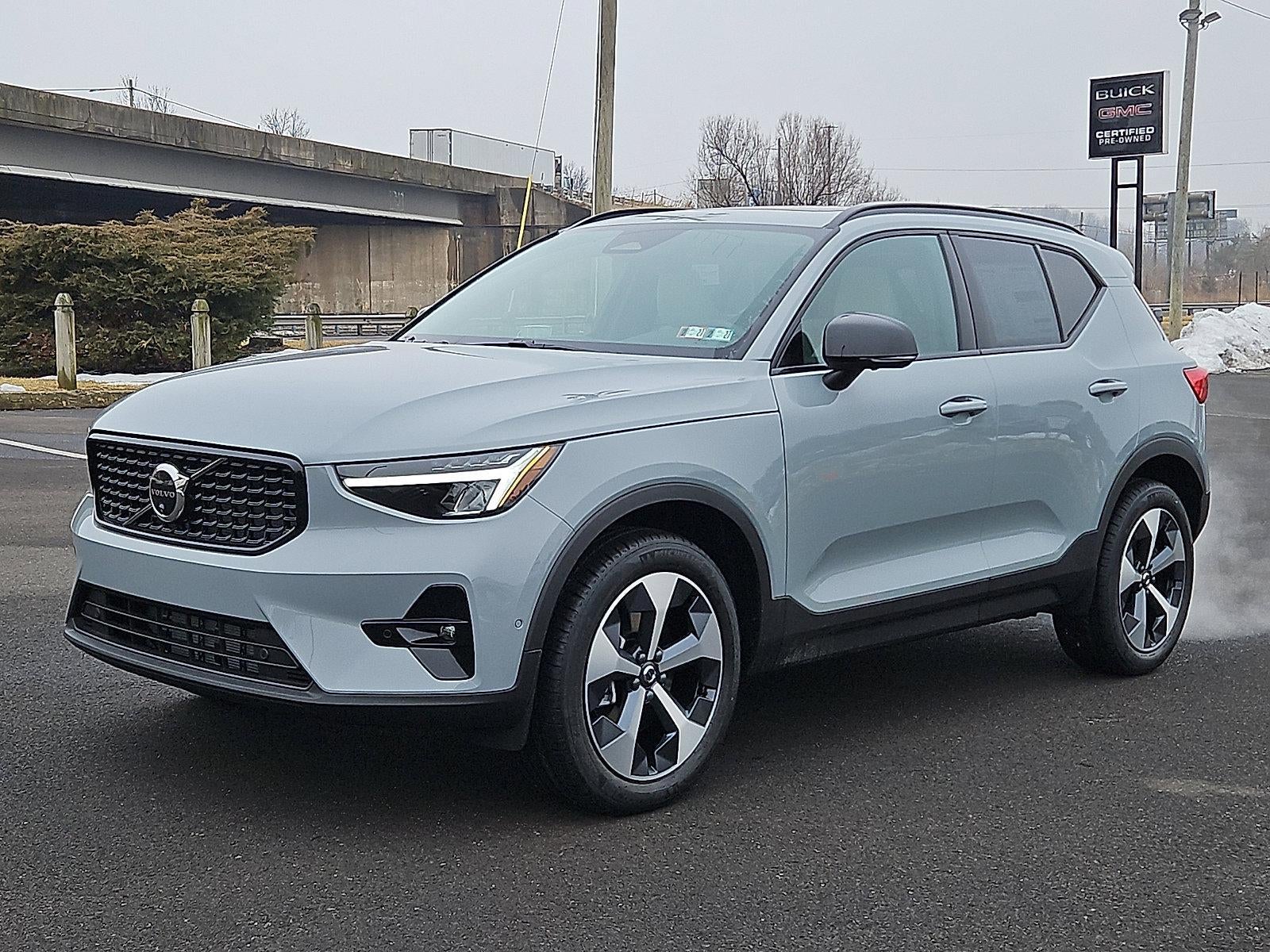 2026 Volvo XC40 B5 AWD Plus