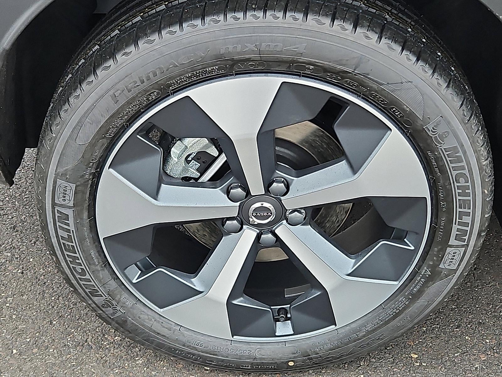 2026 Volvo XC40 B5 AWD Plus