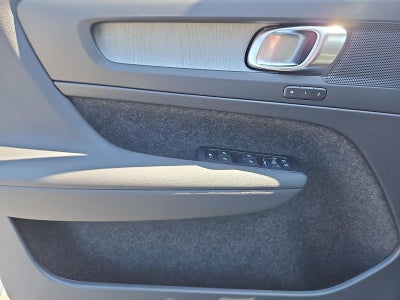 2026 Volvo XC40 B5 AWD Plus