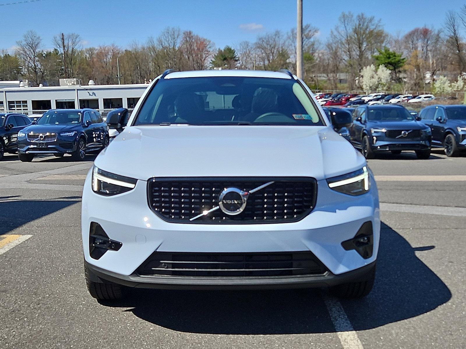 2026 Volvo XC40 B5 AWD Plus