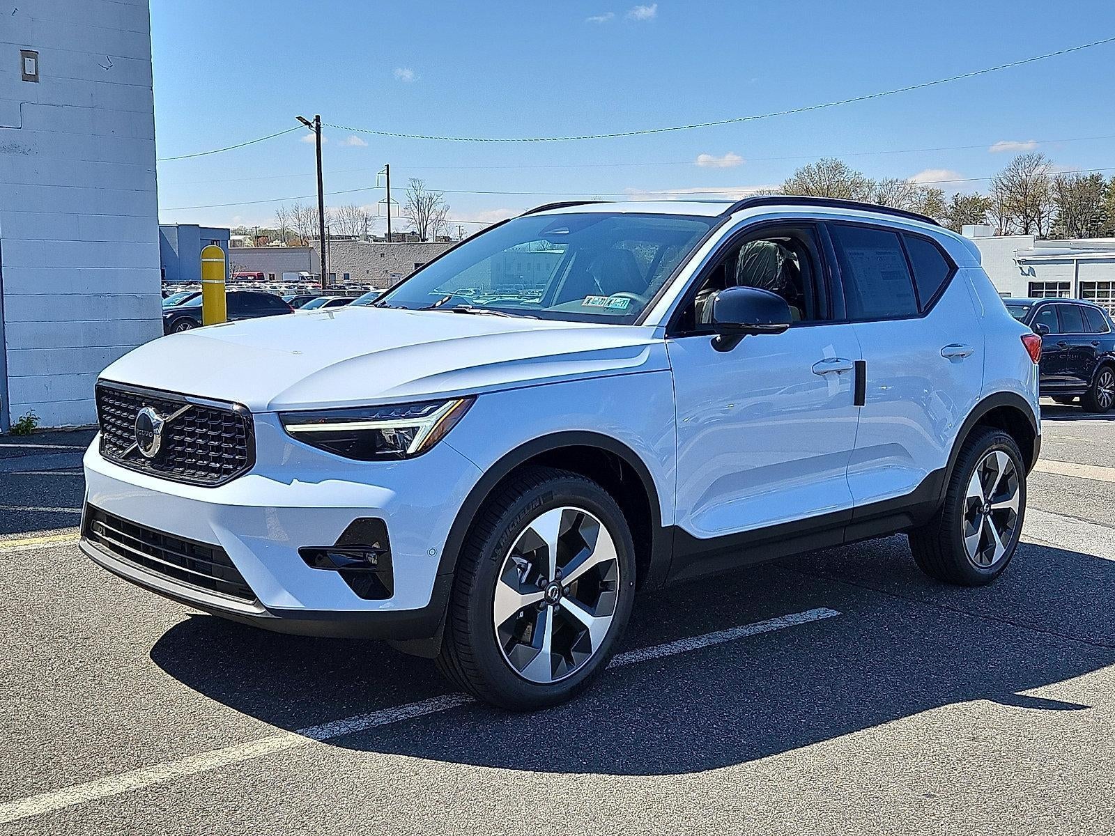2026 Volvo XC40 B5 AWD Plus