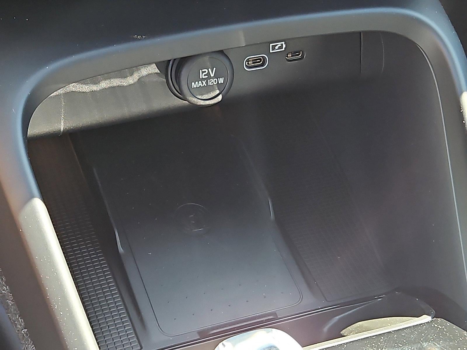 2026 Volvo XC40 B5 AWD Plus