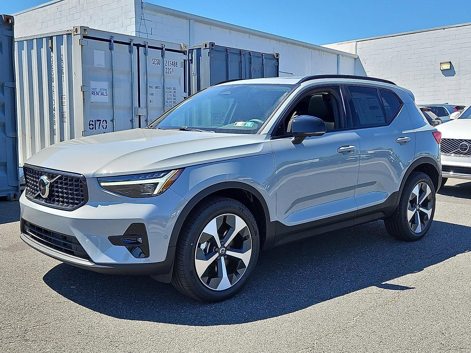 2026 Volvo XC40 B5 AWD Plus