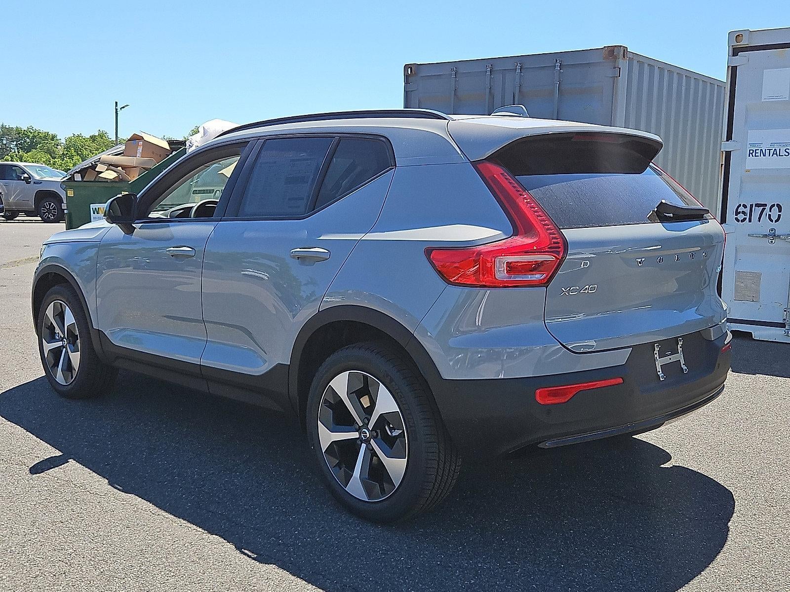 2026 Volvo XC40 B5 AWD Plus