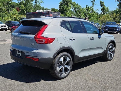 2026 Volvo XC40 B5 AWD Plus