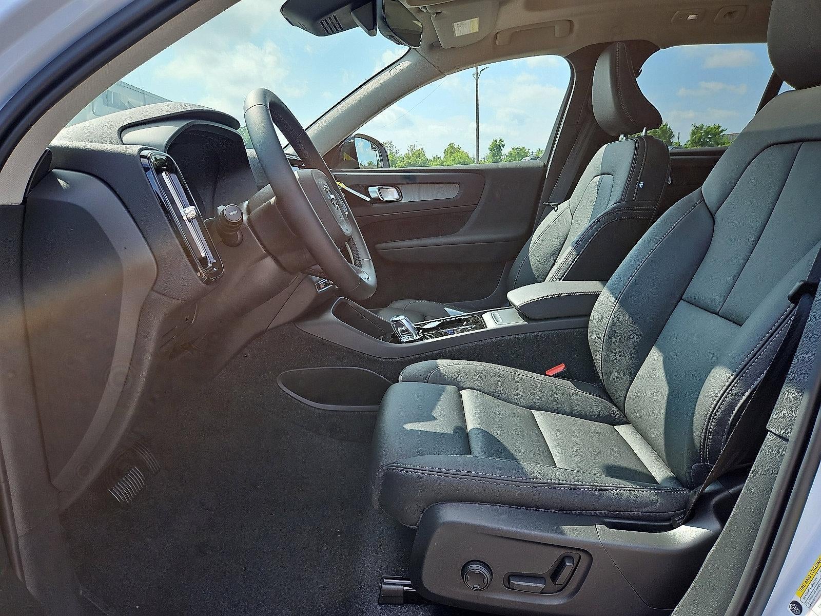 2026 Volvo XC40 B5 AWD Plus