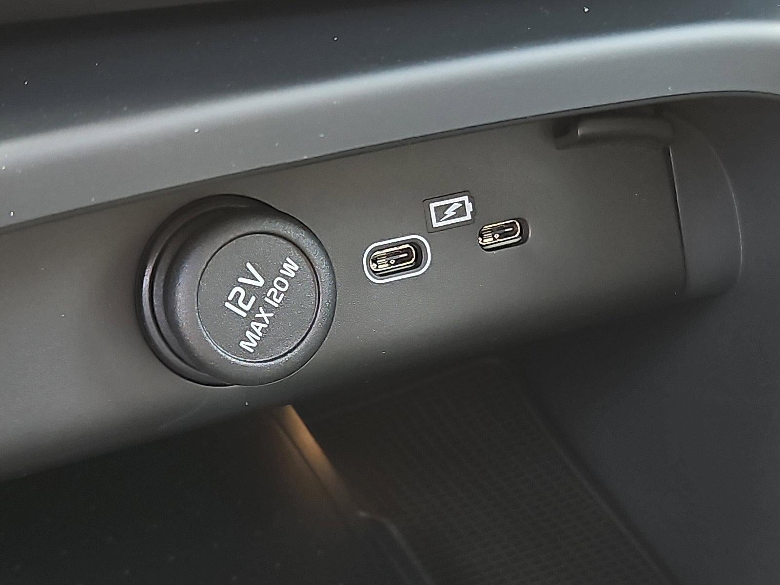 2026 Volvo XC40 B5 AWD Plus