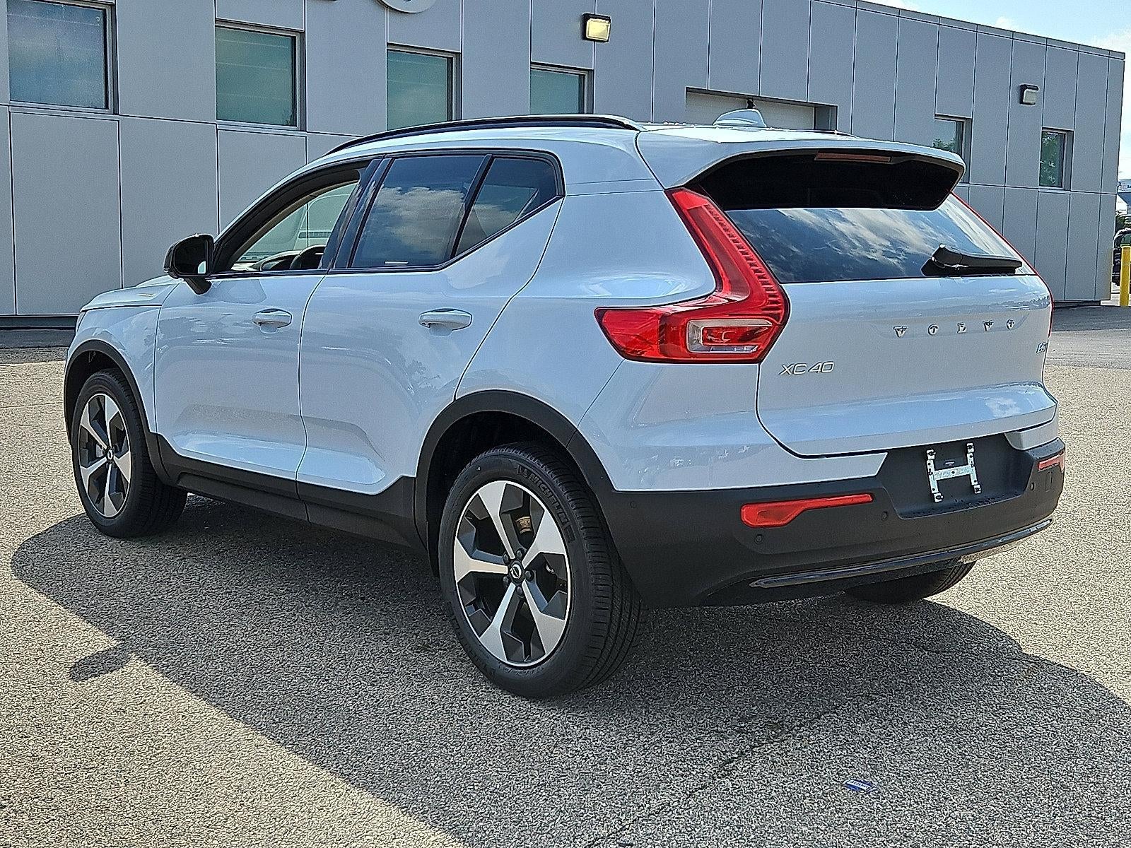 2026 Volvo XC40 B5 AWD Plus