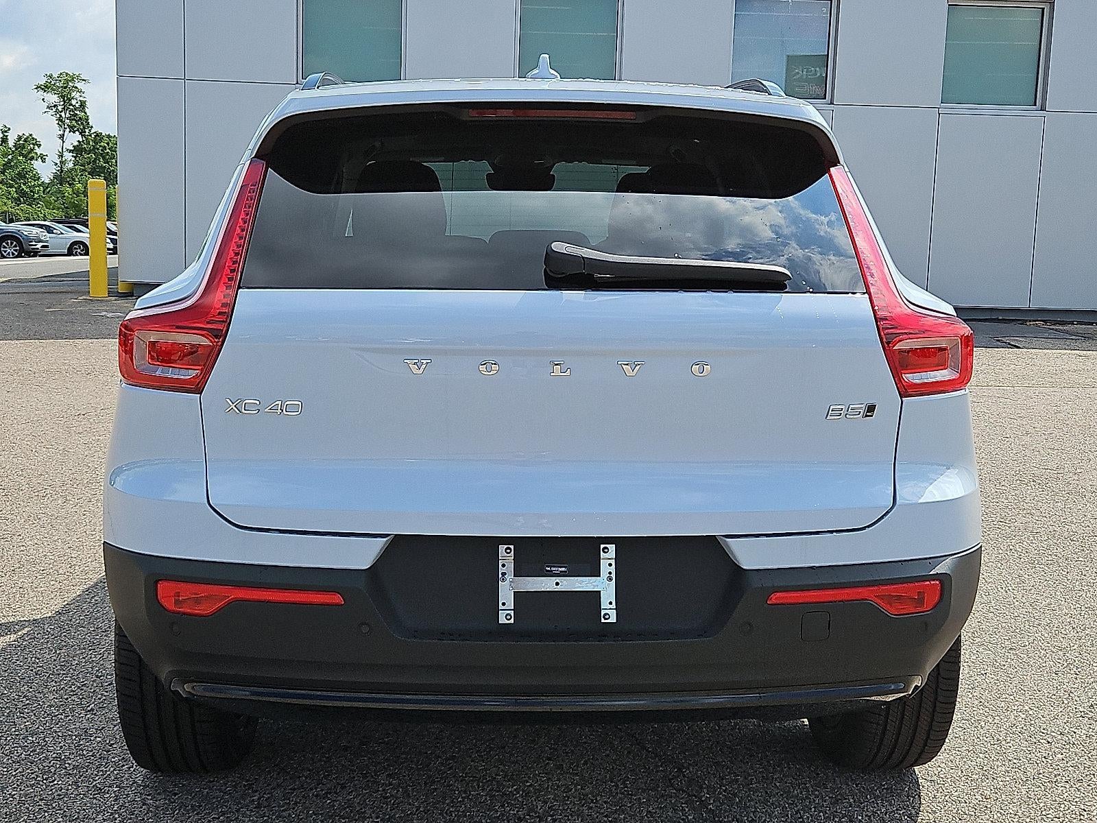 2026 Volvo XC40 B5 AWD Plus