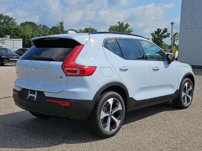 2026 Volvo XC40 B5 AWD Plus