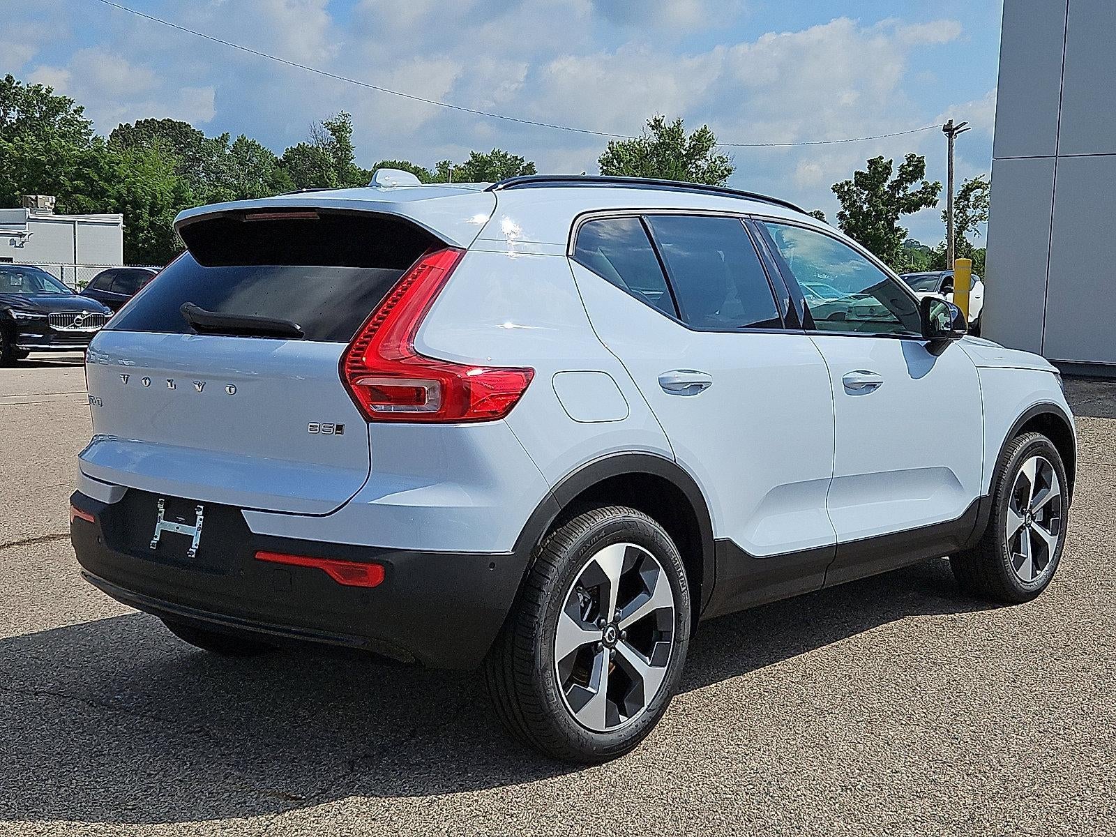 2026 Volvo XC40 B5 AWD Plus