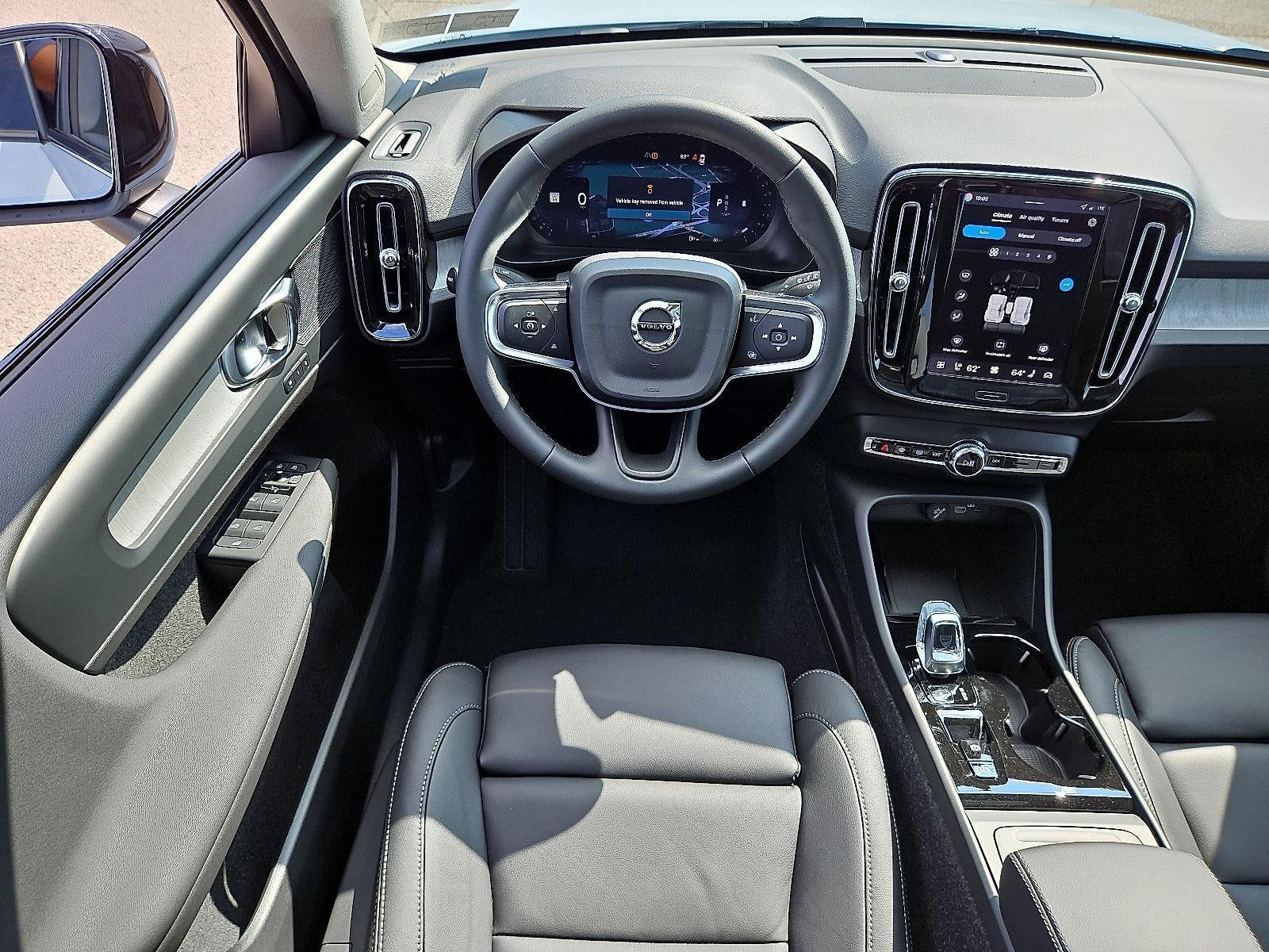 2026 Volvo XC40 B5 AWD Plus