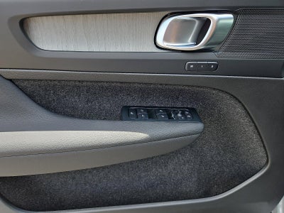 2026 Volvo XC40 B5 AWD Plus