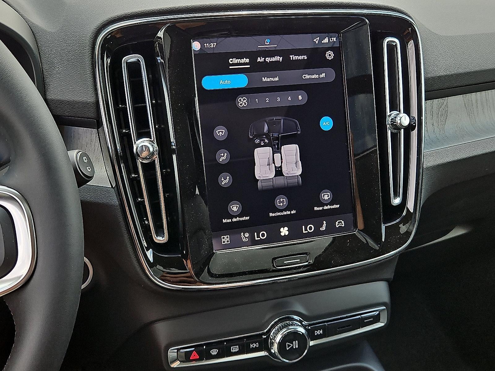 2026 Volvo XC40 B5 AWD Plus