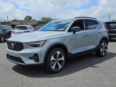 2026 Volvo XC40 B5 AWD Plus