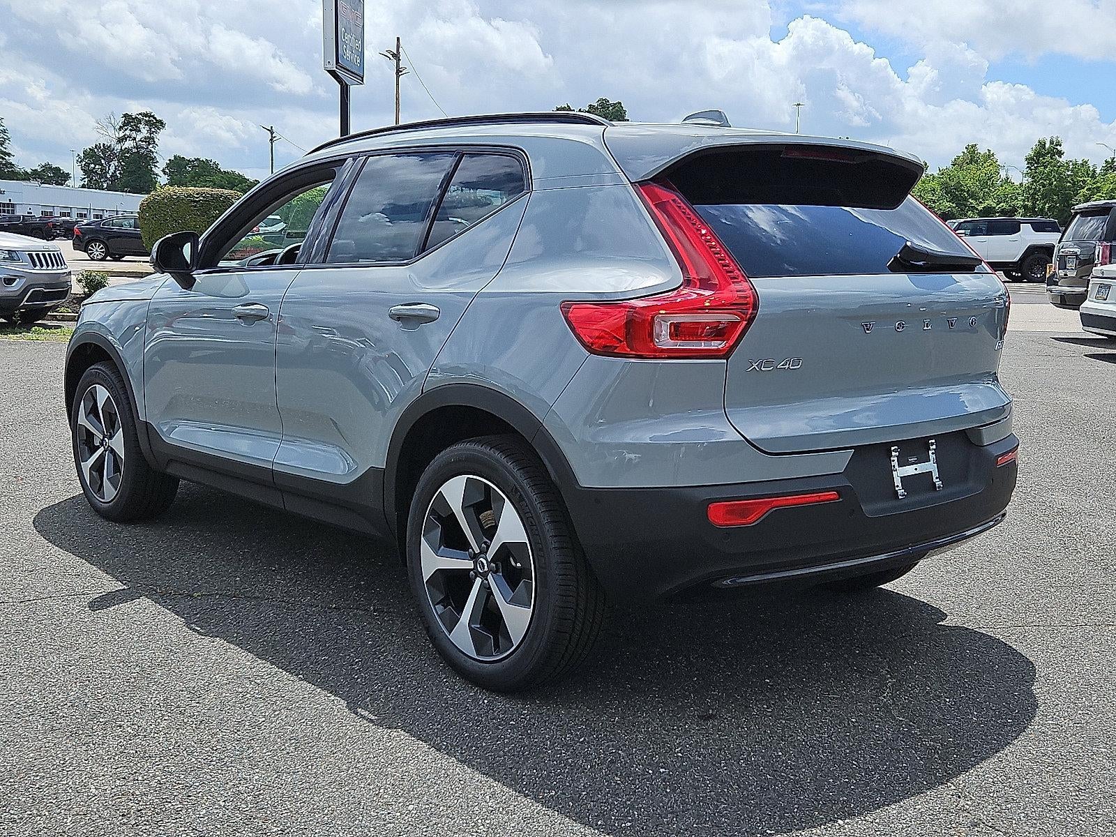 2026 Volvo XC40 B5 AWD Plus