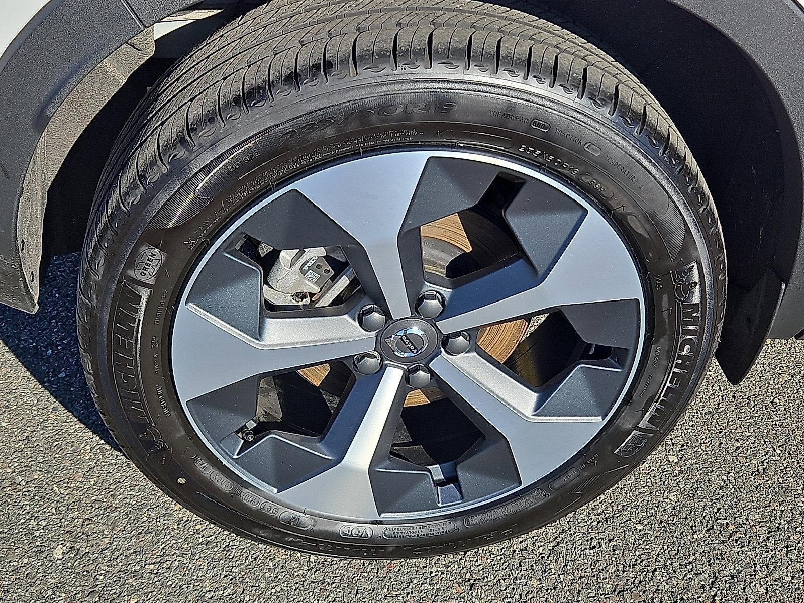 2026 Volvo XC40 B5 AWD Plus