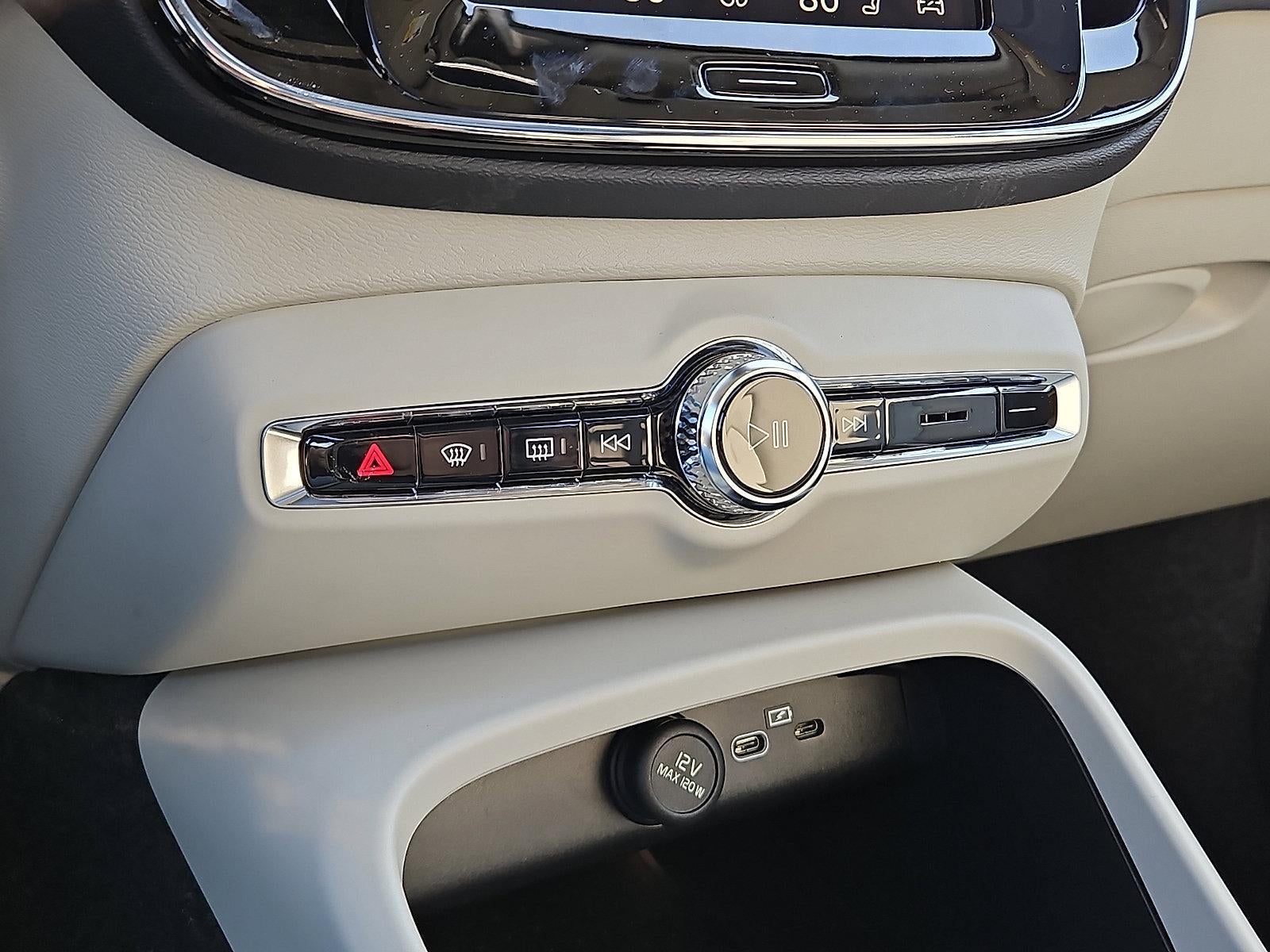 2026 Volvo XC40 B5 AWD Plus