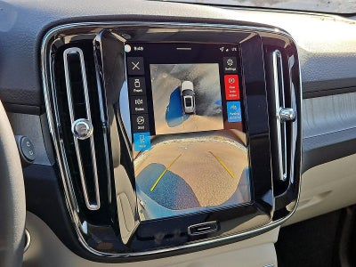 2026 Volvo XC40 B5 AWD Plus