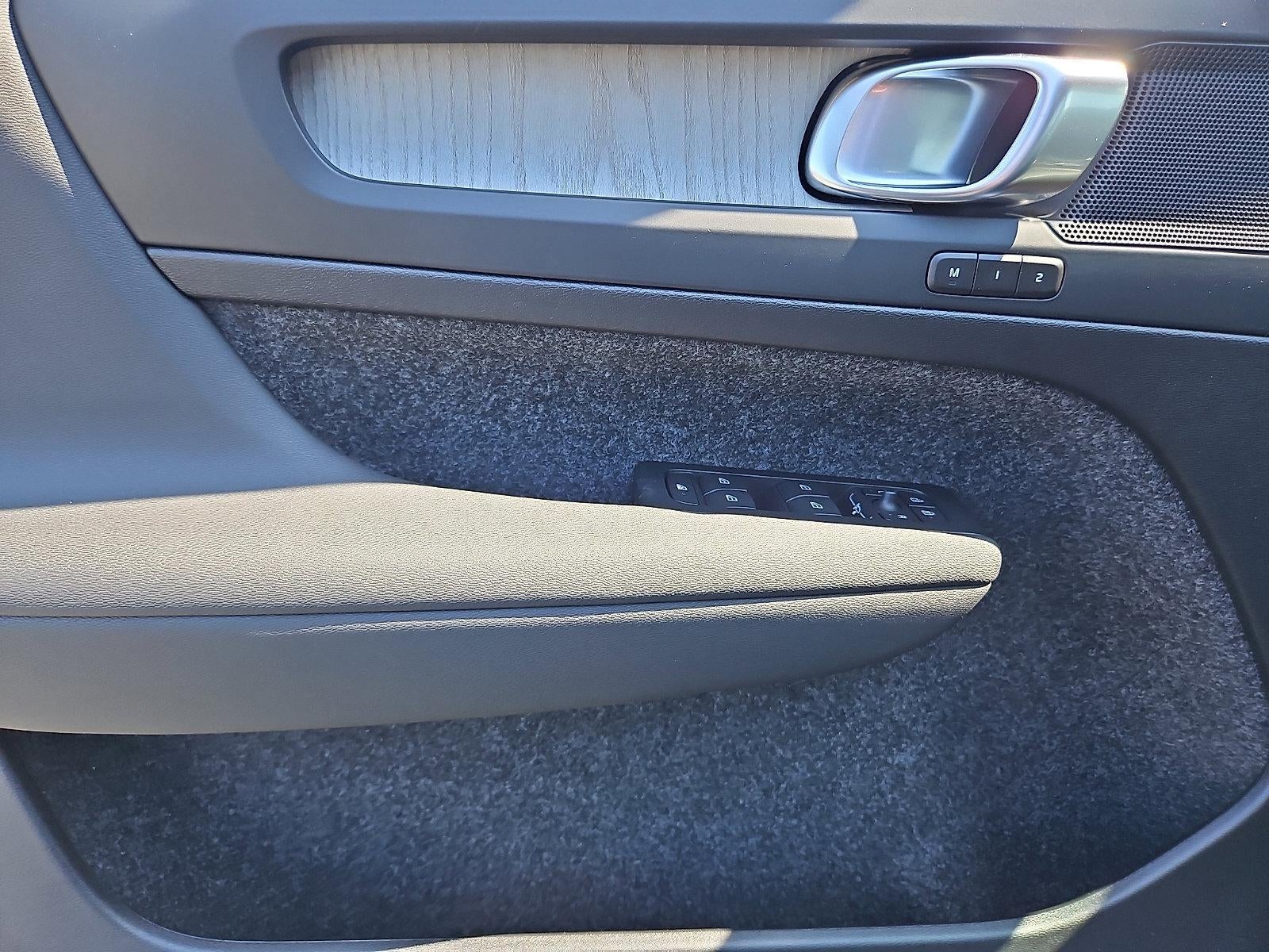 2026 Volvo XC40 B5 AWD Plus